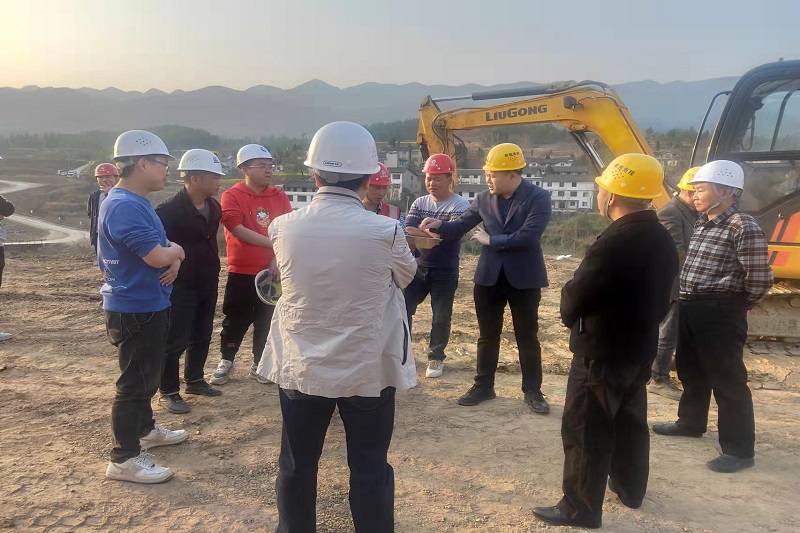 ���������й�Ԫ�����¸ʸ��������������ؽ�������