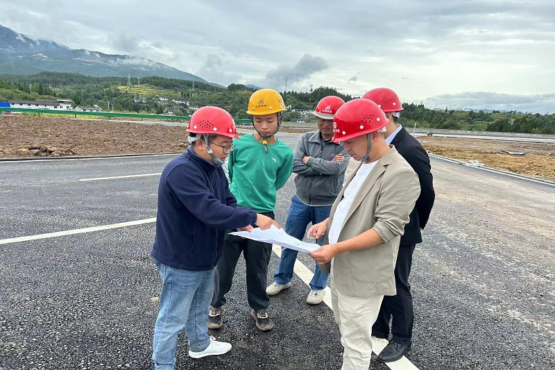 ������˫�ڡ�ح������ʱ�������ǲ����ſ�չ��������